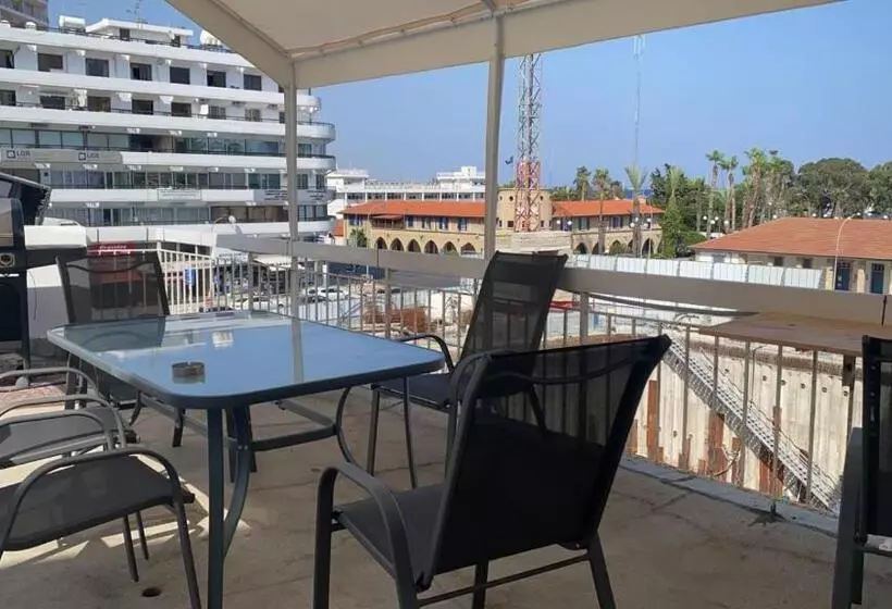 Unique City Hostel 100 Meters From Beach