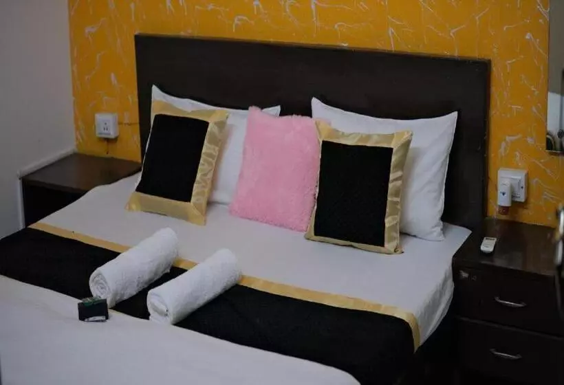 Travel Monkey Hostel