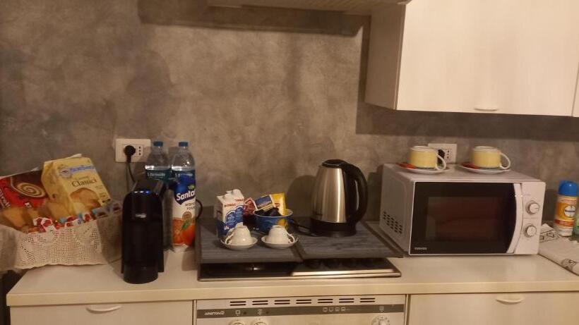 민박 Raphael House