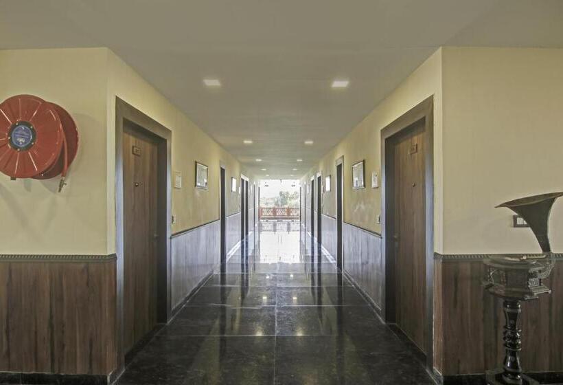 Collection O Hotel Chandralok