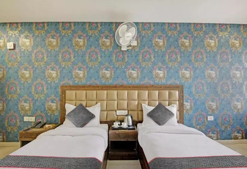 Collection O Hotel Chandralok