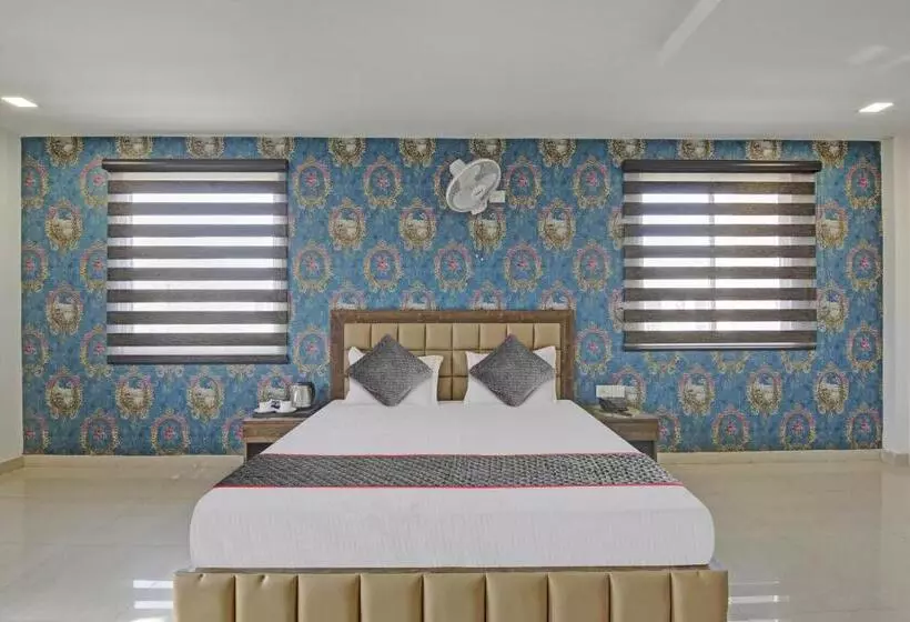 Collection O Hotel Chandralok