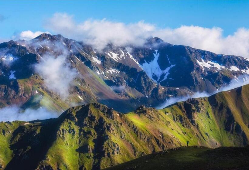 Tahpur Dağ Konağı
