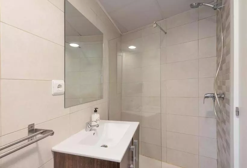 Hotelli Beetroot ,jedes Zimmer Verfügt über Smart Tv,regendusche Und Balkon 2025 Frisch Renoviert