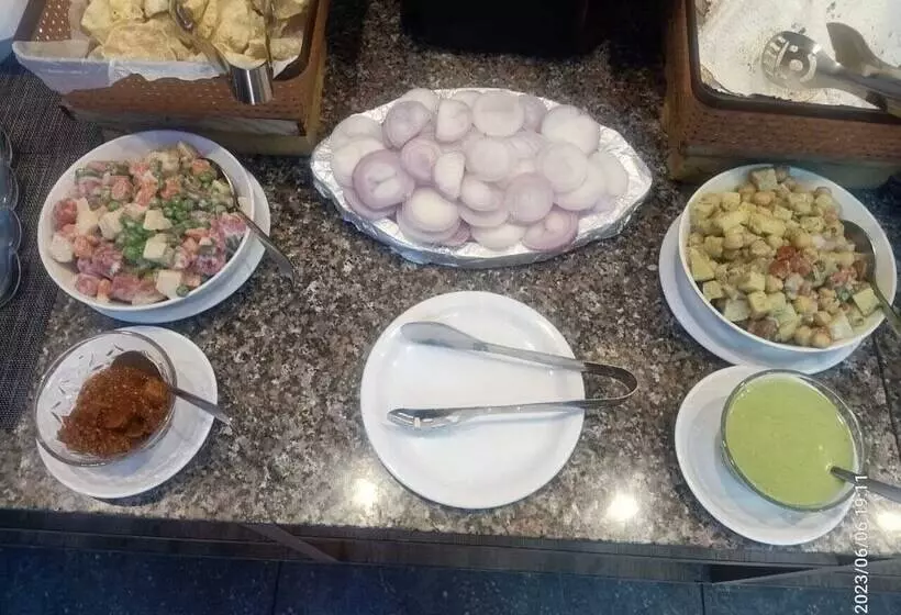 ホテル Raaj Svastik Inn