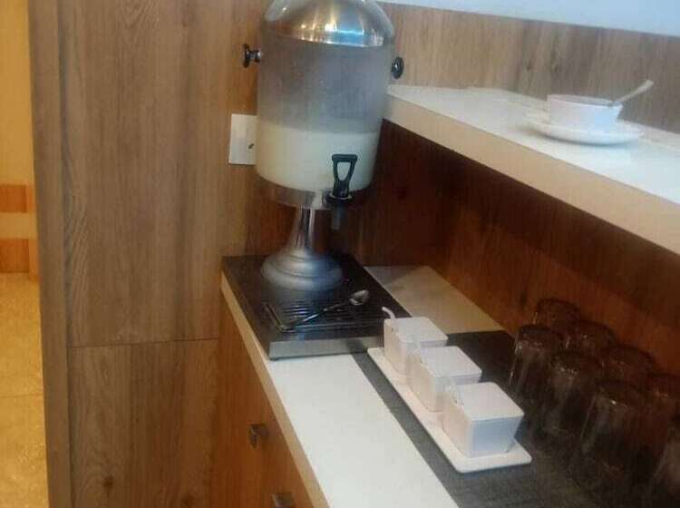 هتل Raaj Svastik Inn