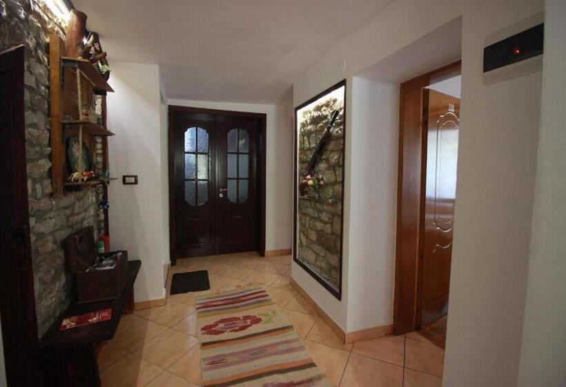 پانسیون Grandma S Home