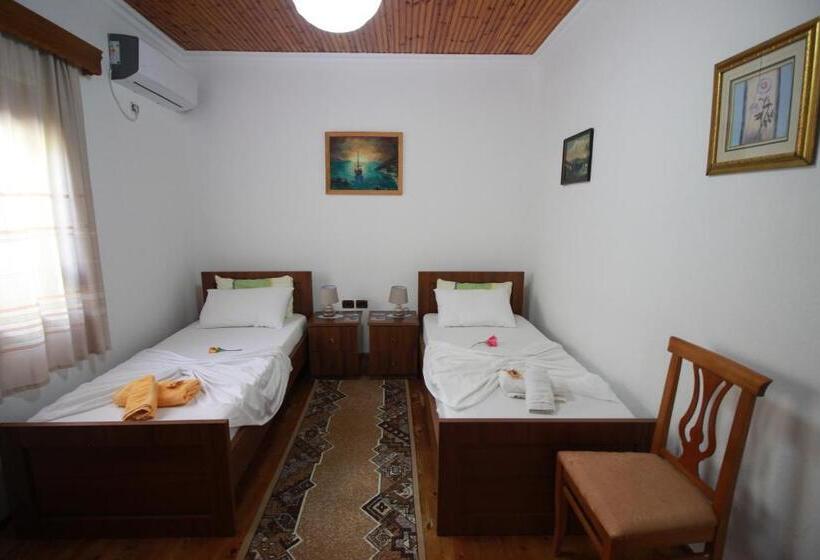 پانسیون Grandma S Home