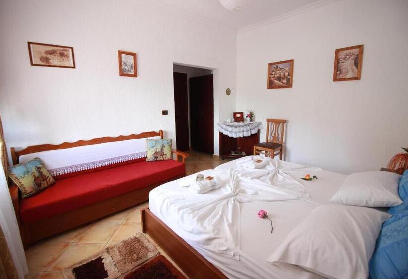 پانسیون Grandma S Home