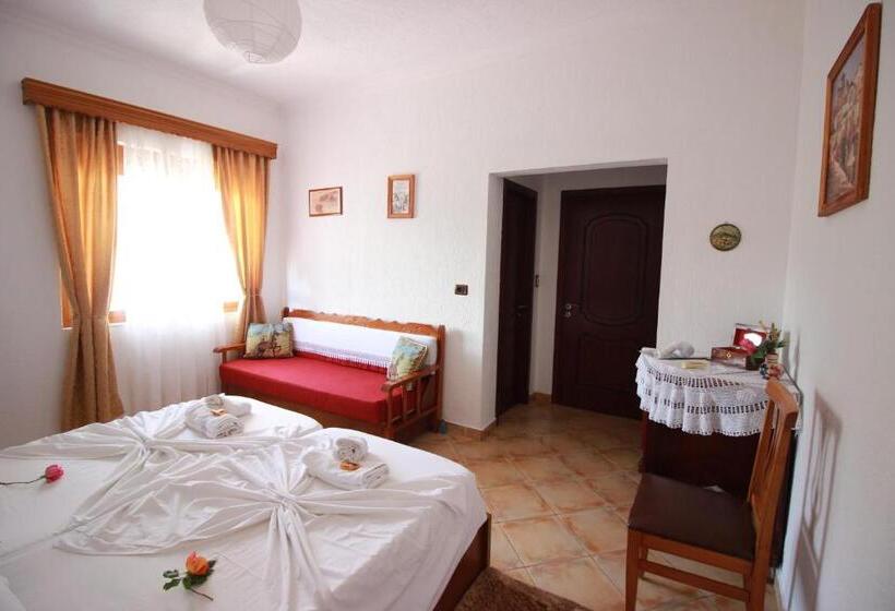 پانسیون Grandma S Home