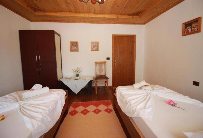 پانسیون Grandma S Home