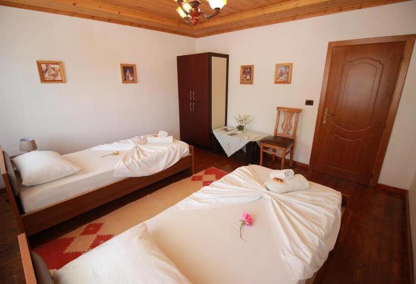 پانسیون Grandma S Home