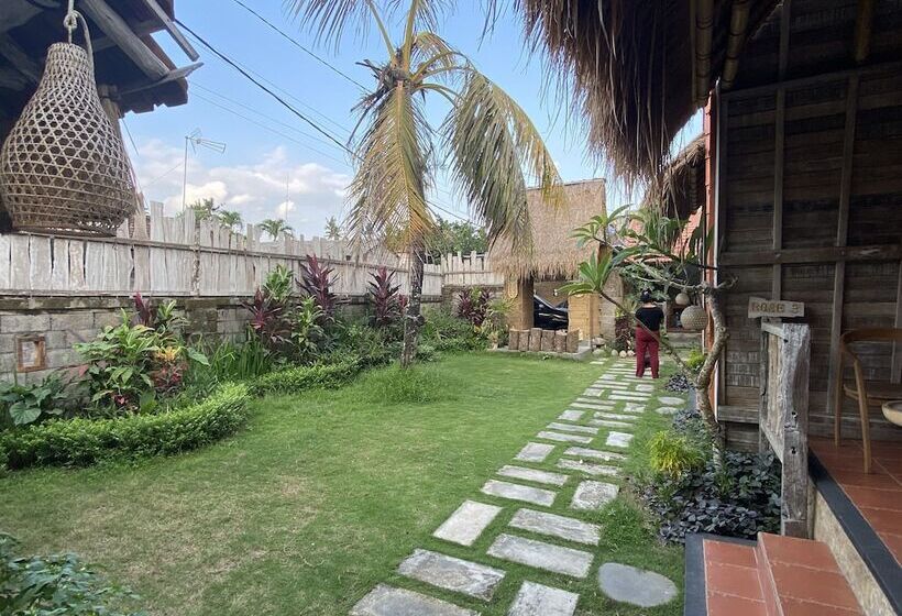 膳宿费 Umah Suta Sari