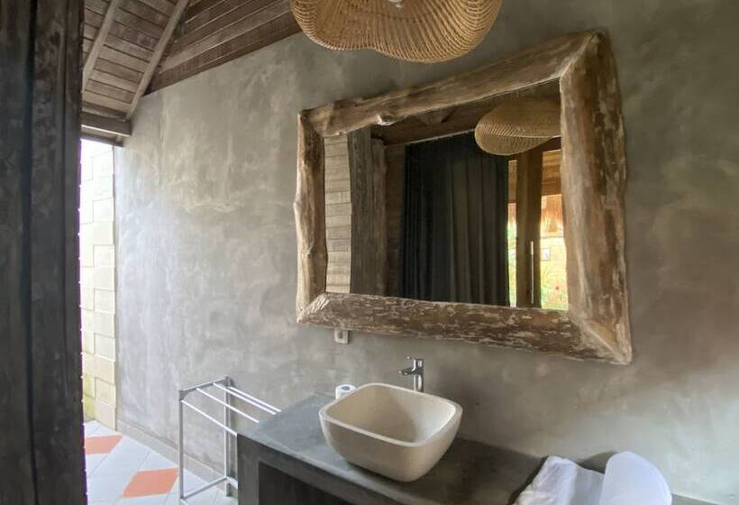 膳宿费 Umah Suta Sari