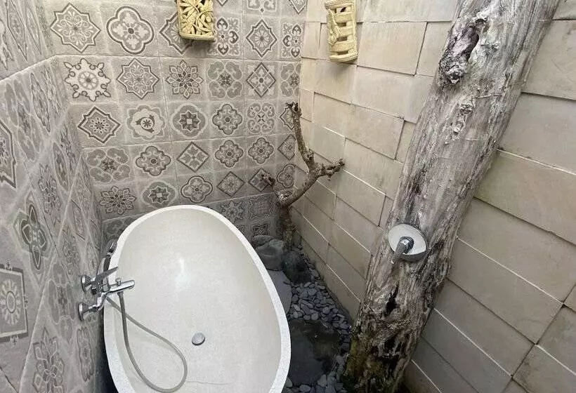 Majatalo Umah Suta Sari