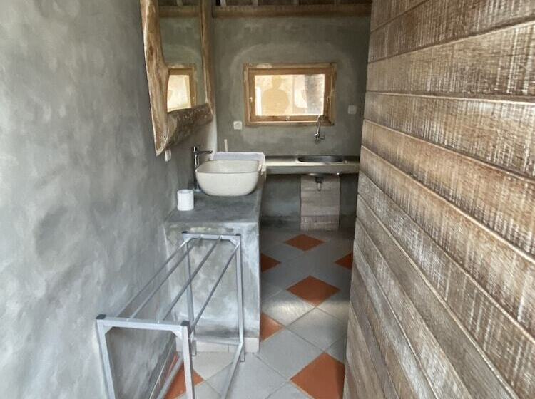 膳宿费 Umah Suta Sari