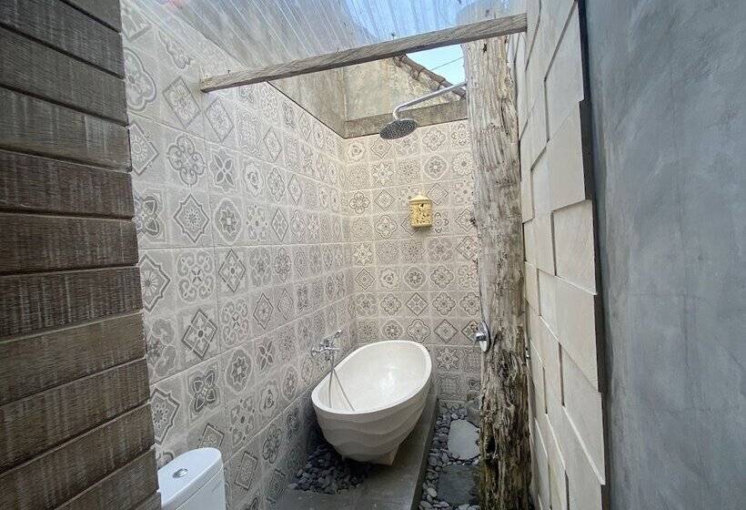 膳宿费 Umah Suta Sari