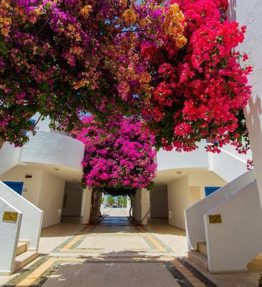 Bed and Breakfast Ladonia Hotels Zemda Gümüşlük