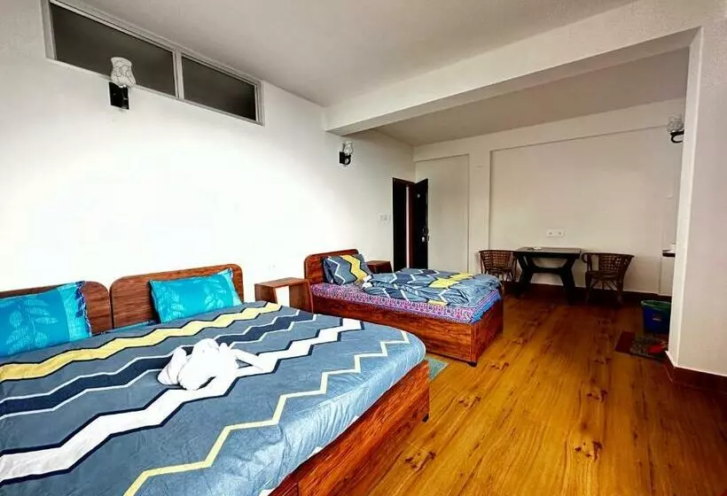 ベッドアンドブレックファースト Tapovan Homestay