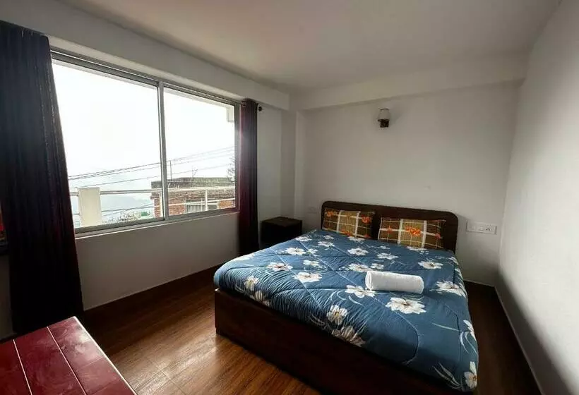 ベッドアンドブレックファースト Tapovan Homestay