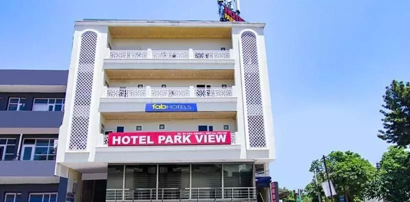 Fabhotel Park View