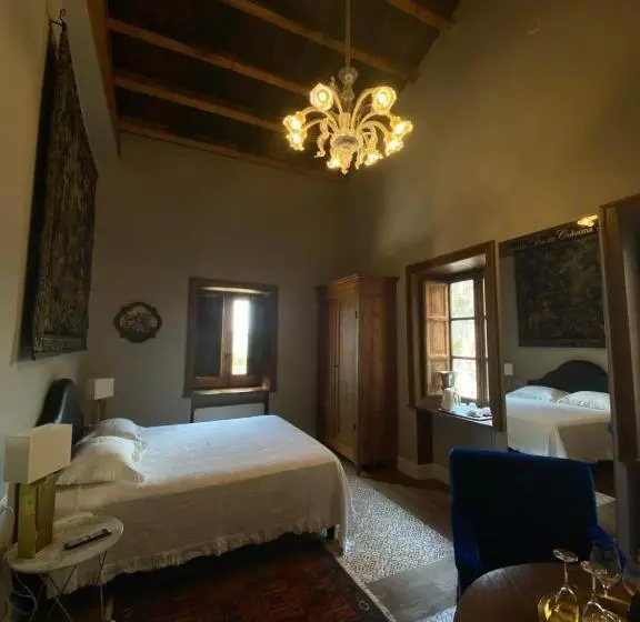 هتل Castello Ducale Colonna Resort