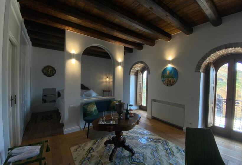 Отель Castello Ducale Colonna Resort