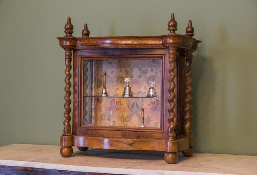 Отель Castello Ducale Colonna Resort