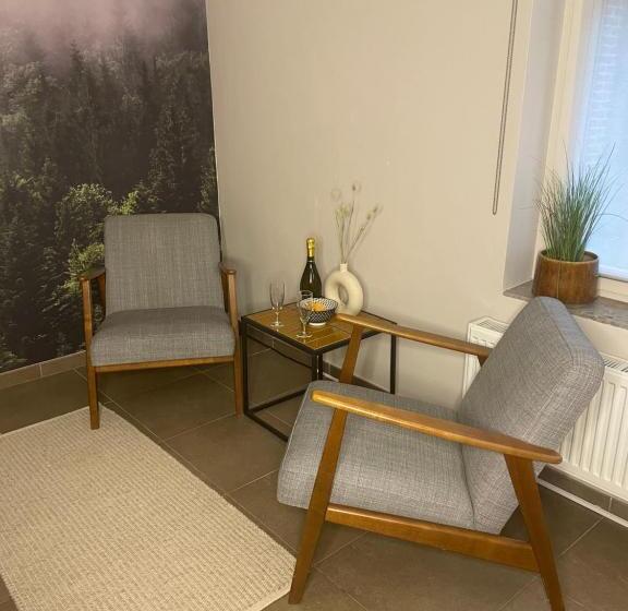 פנסיון La Canopée Des Arbres, Anna