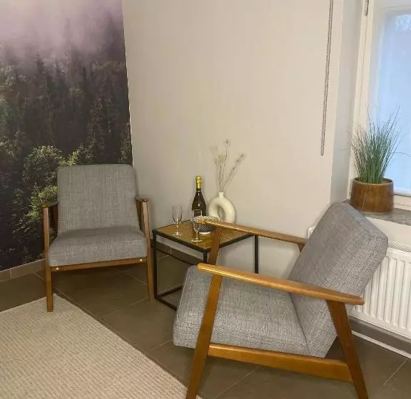 ペンション La Canopée Des Arbres, Anna