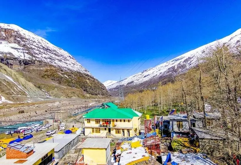 Fabhotel Sissu Regency