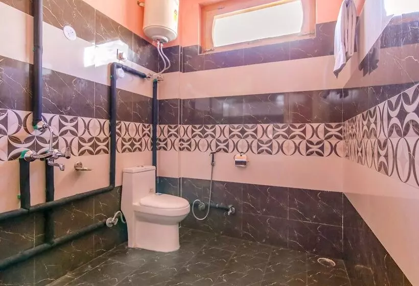 Fabhotel Sissu Regency