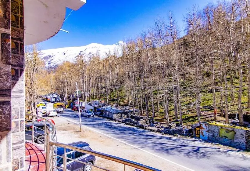 Fabhotel Sissu Regency