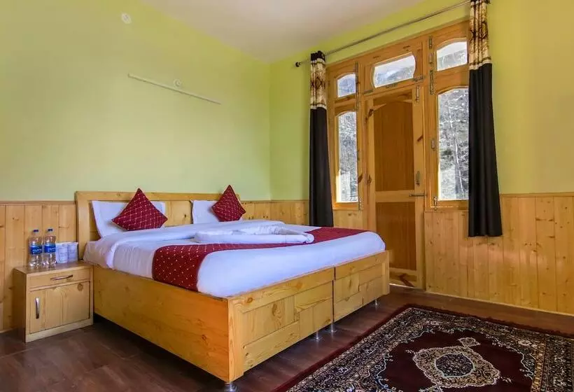 Fabhotel Sissu Regency