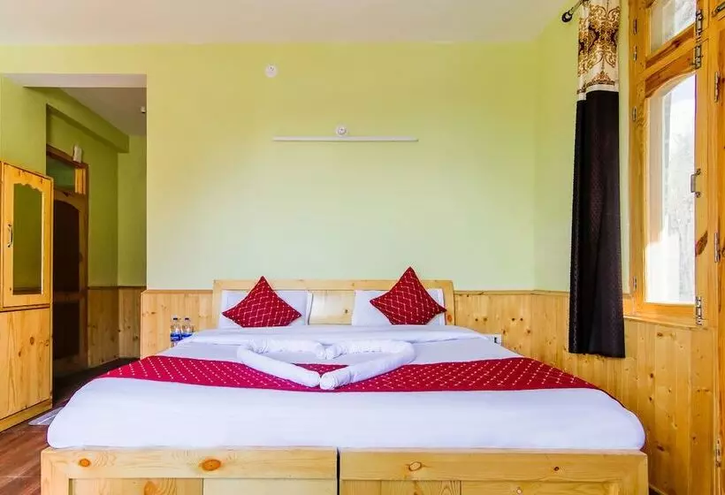 Fabhotel Sissu Regency