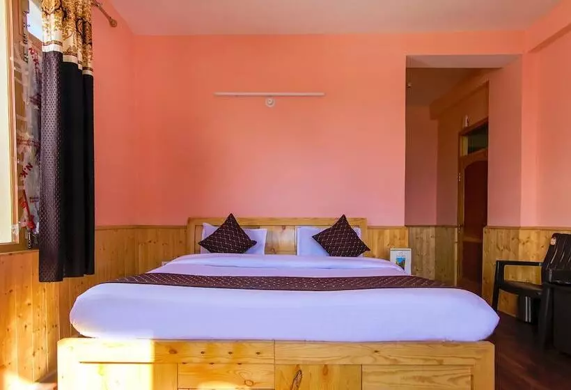 Fabhotel Sissu Regency