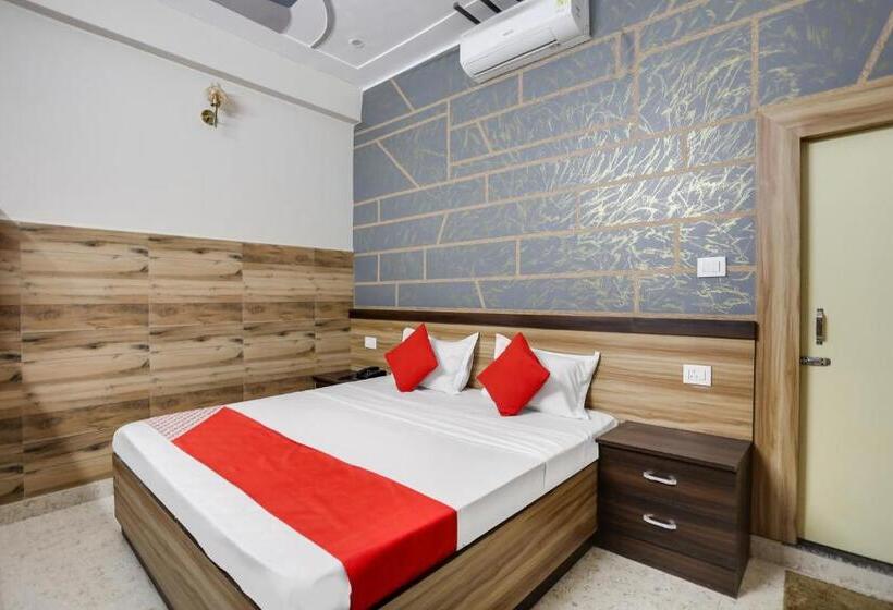 فندق Oyo Flagship 81307 Pratap Since