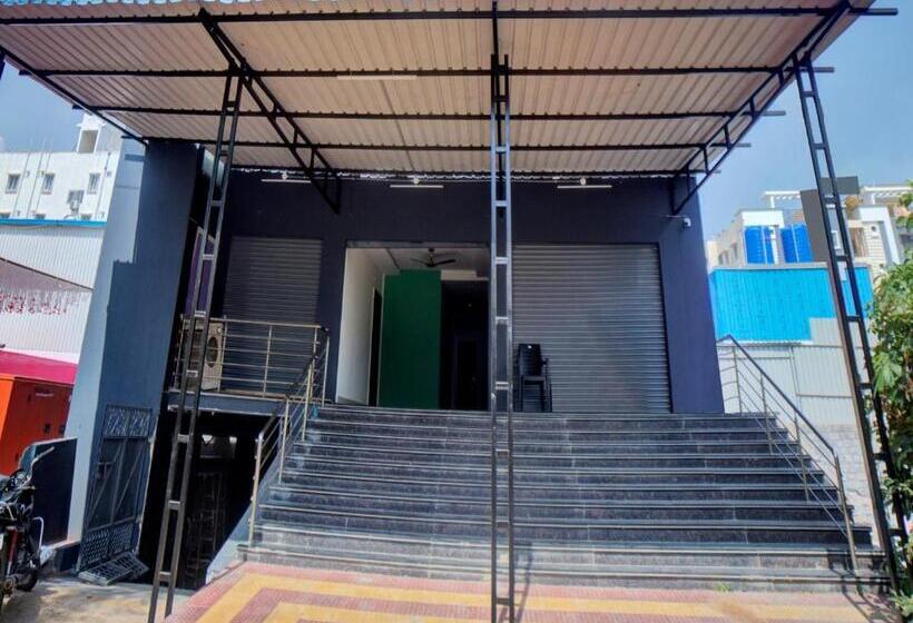 Hotell Oyo Flagship 81336  Ragas