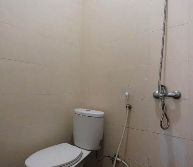 ホテル Spot On 92569 Anto Homestay Syariah