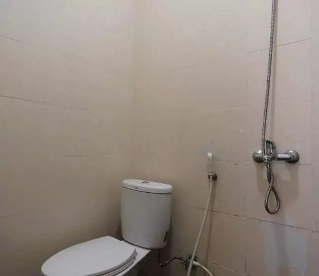 ホテル Spot On 92569 Anto Homestay Syariah