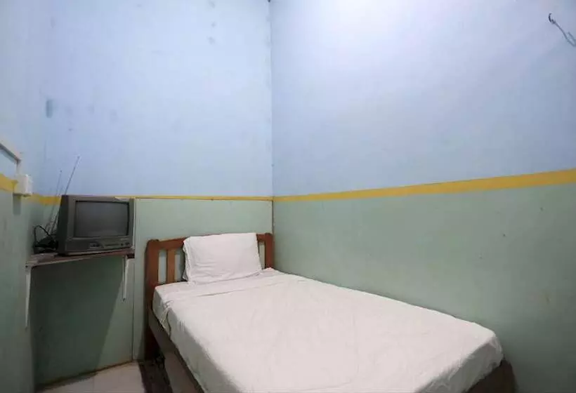 ホテル Spot On 92569 Anto Homestay Syariah