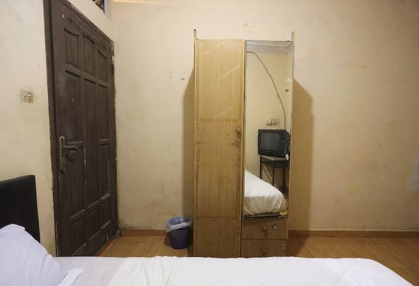 ホテル Spot On 92569 Anto Homestay Syariah