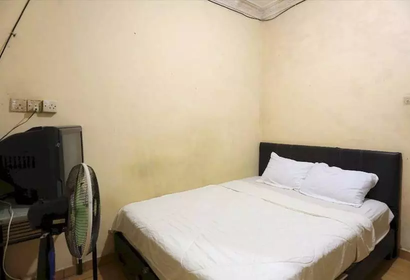 ホテル Spot On 92569 Anto Homestay Syariah