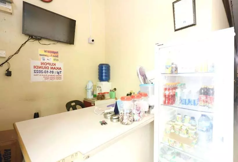 ホテル Spot On 92569 Anto Homestay Syariah
