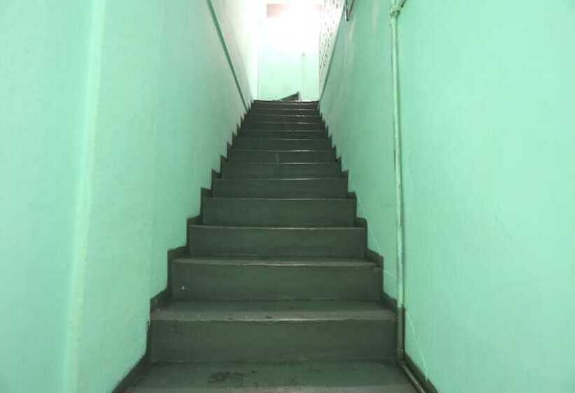 ホテル Spot On 92569 Anto Homestay Syariah