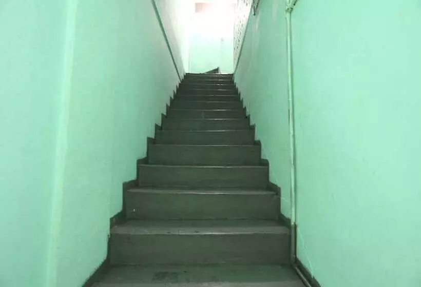 ホテル Spot On 92569 Anto Homestay Syariah
