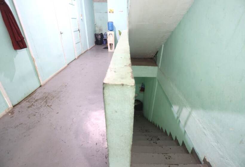 ホテル Spot On 92569 Anto Homestay Syariah