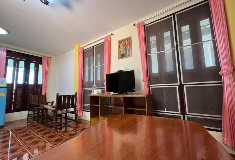 Majatalo Mae Somboon House