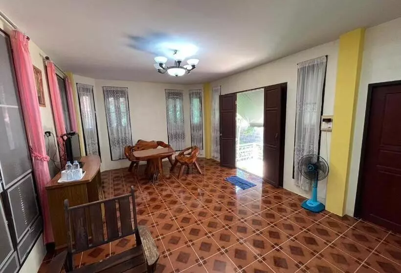 Majatalo Mae Somboon House