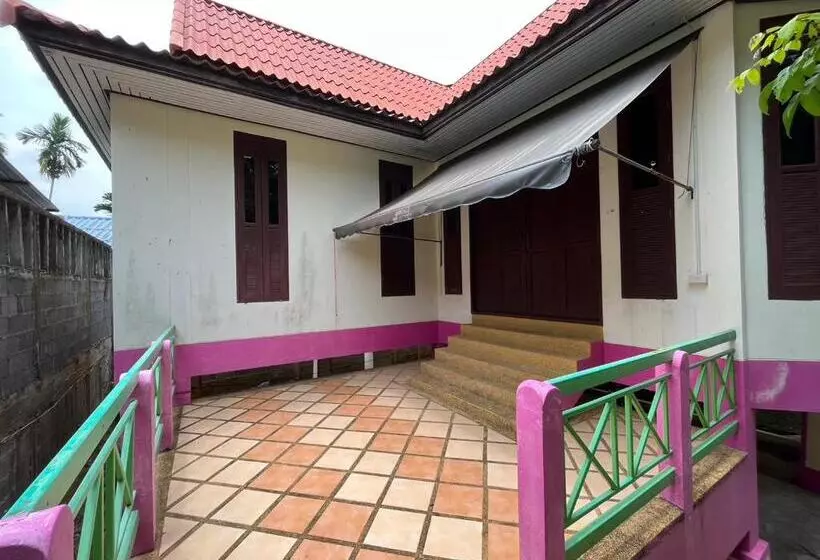 Majatalo Mae Somboon House